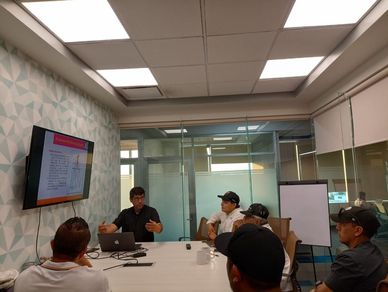 Sesión de trabajo con mandos medios